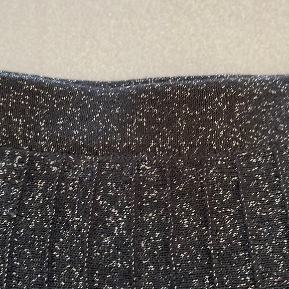 Nic & Zoe pleated knit black midi skirt, waist 26” - Picture 14 of 17